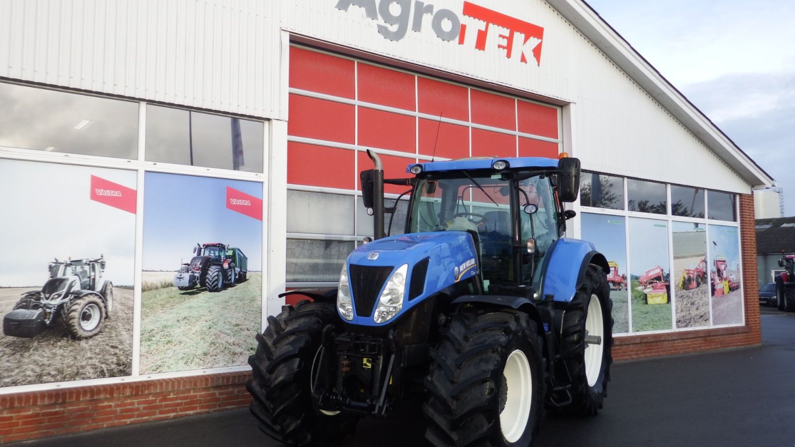 Traktor tip New Holland T7.220 PC CLASSIC, Gebrauchtmaschine in Hobro (Poză 2)