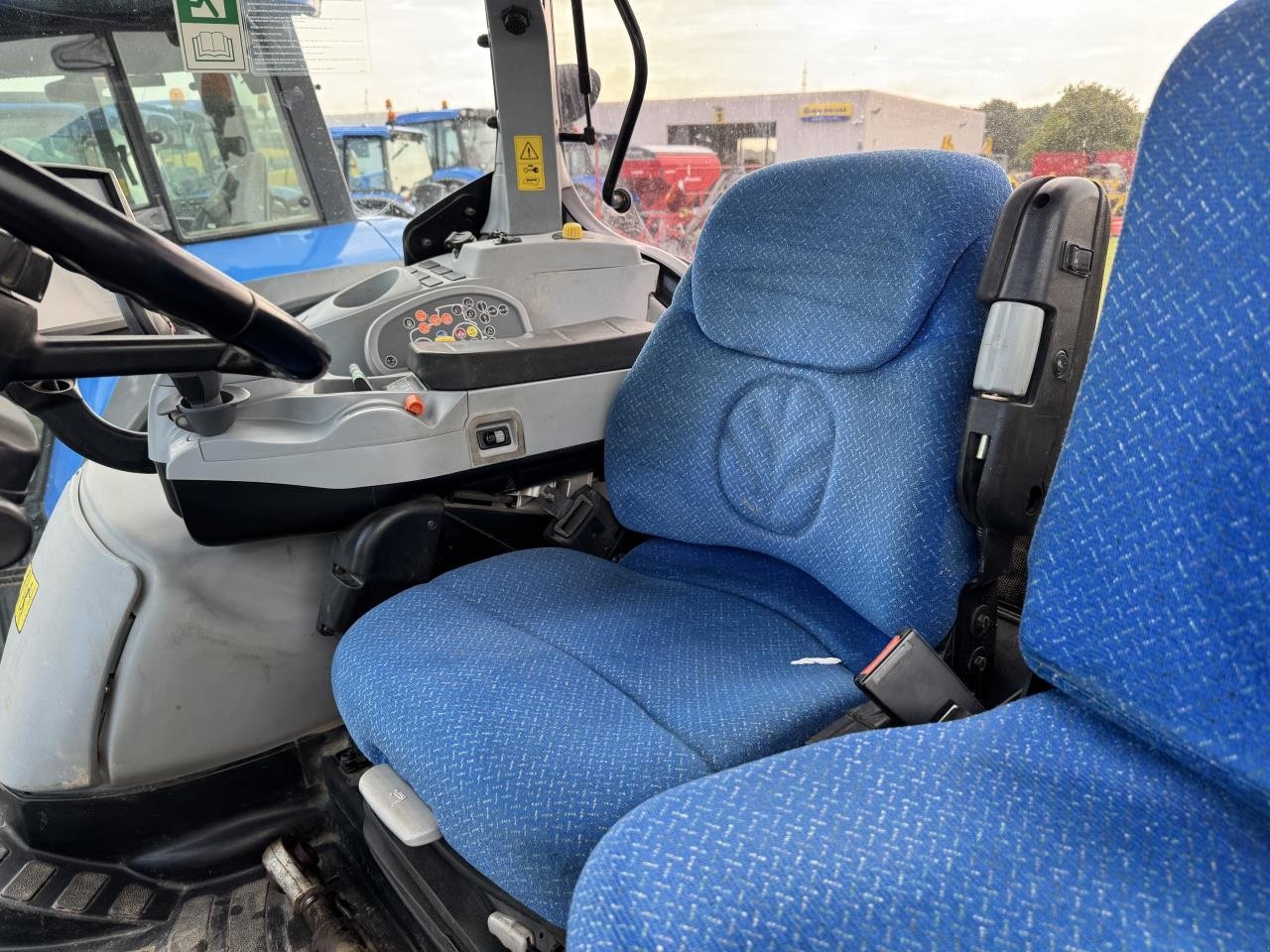 Traktor типа New Holland T7.220 PC, Gebrauchtmaschine в Hadsten (Фотография 5)