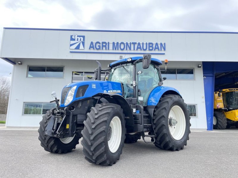 Traktor of the type New Holland T7.220 PC, Gebrauchtmaschine in Montauban (Picture 1)