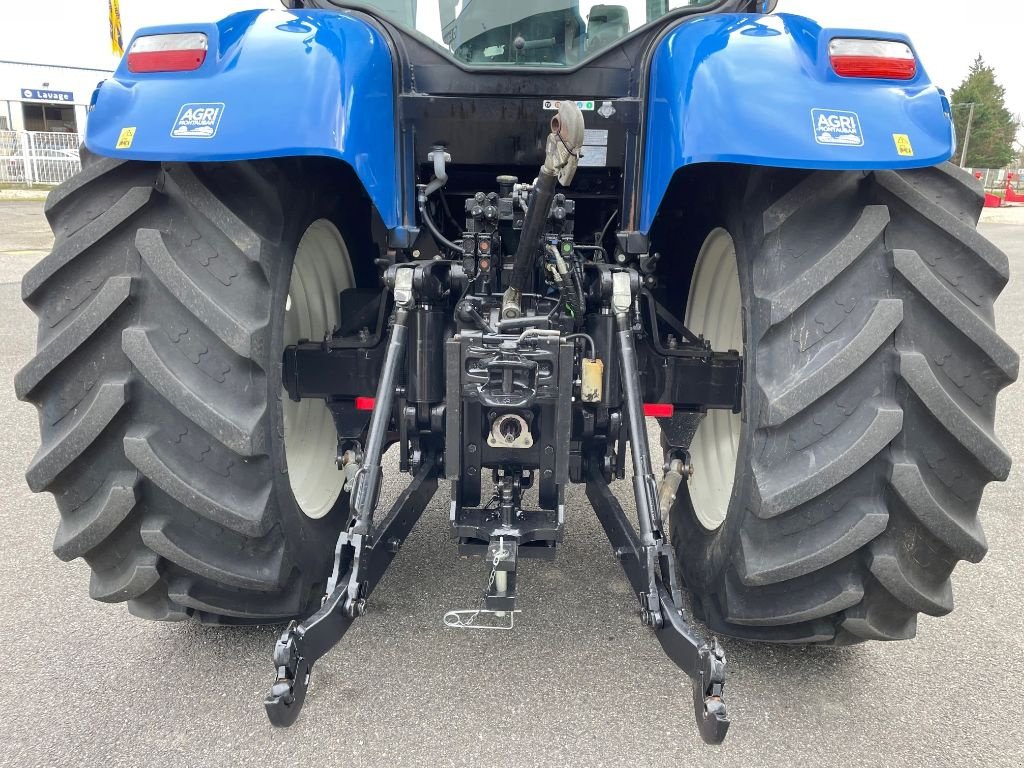 Traktor des Typs New Holland T7.220 PC, Gebrauchtmaschine in Montauban (Bild 8)