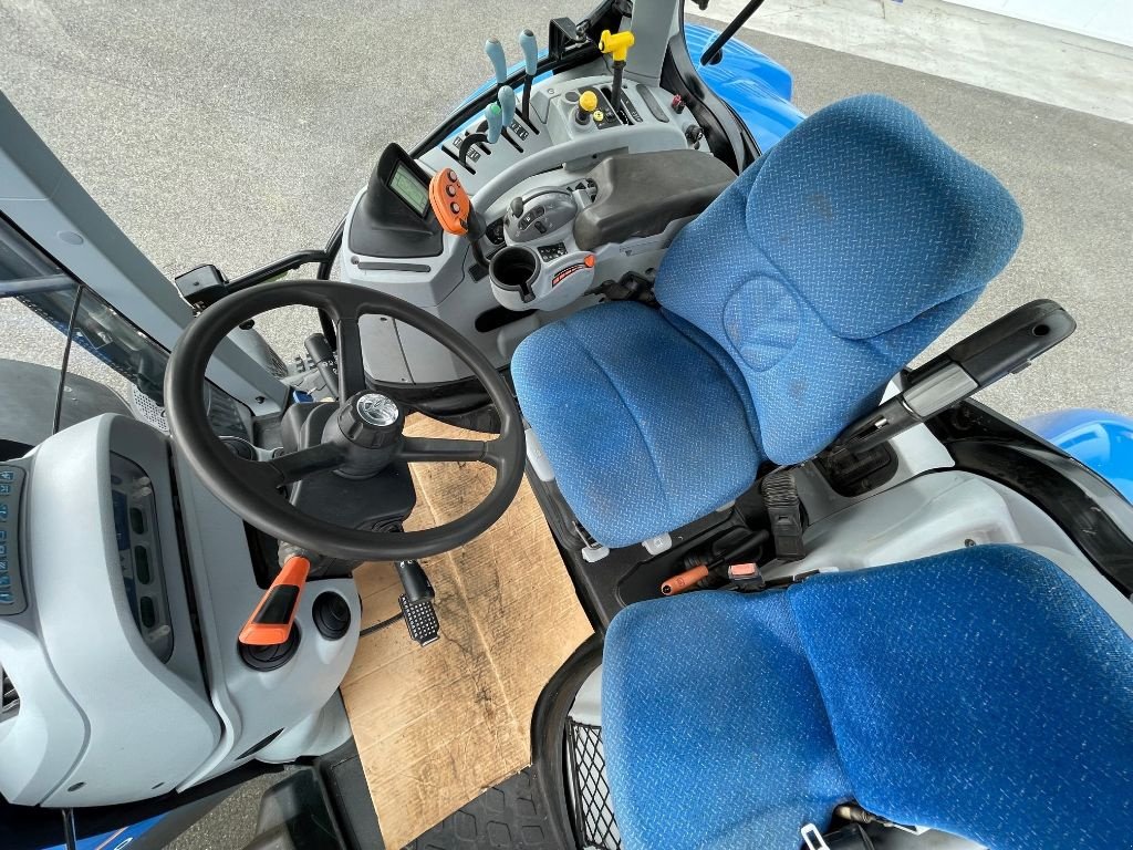 Traktor des Typs New Holland T7.220 PC, Gebrauchtmaschine in Montauban (Bild 10)