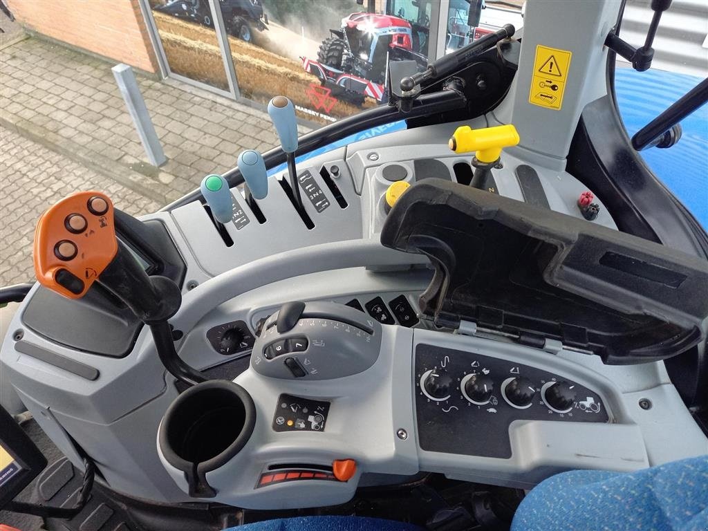 Traktor van het type New Holland T7.220, Gebrauchtmaschine in Roskilde (Foto 10)