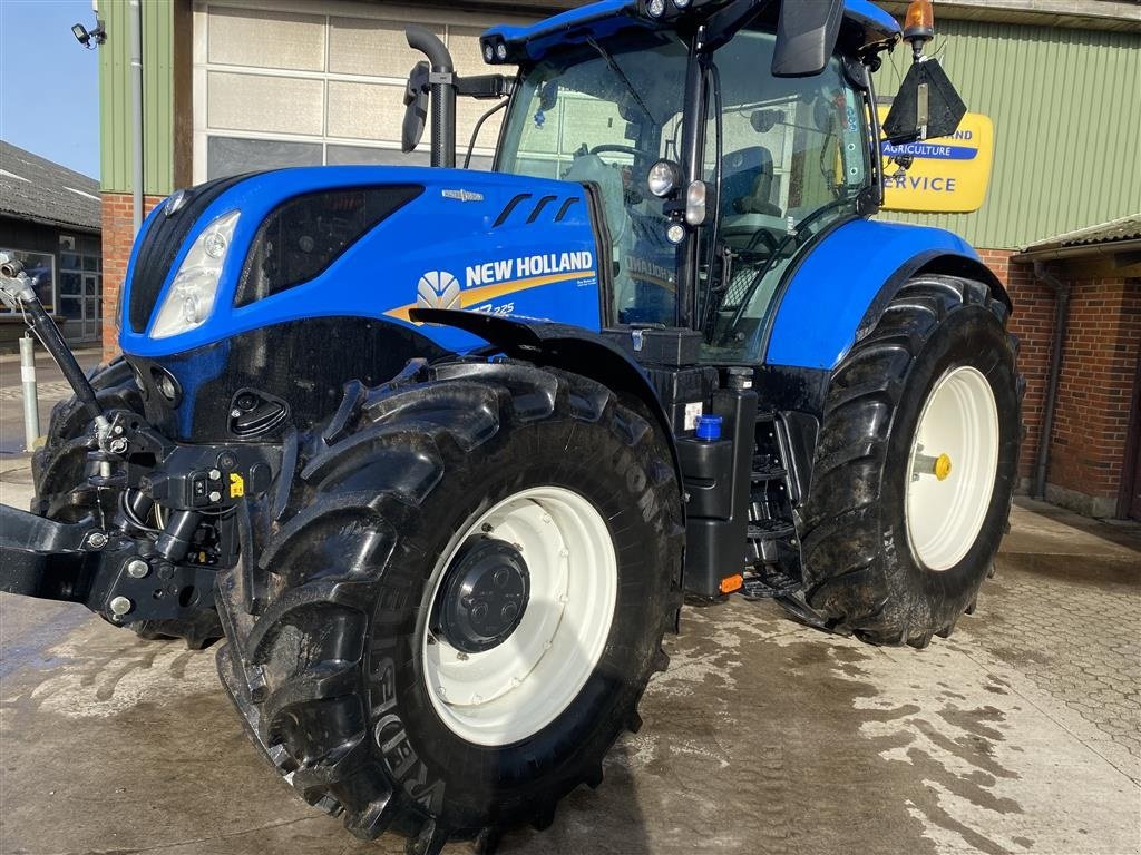 Traktor of the type New Holland T7.225 AC Luftbremser, Gebrauchtmaschine in Tinglev (Picture 1)