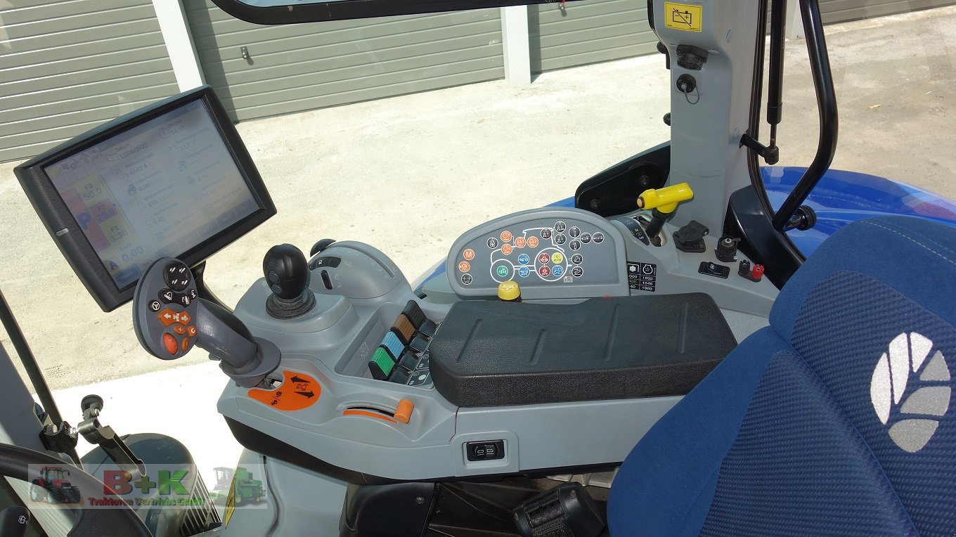 Traktor des Typs New Holland T7.225 AC mit Rangepoint RTX, Gebrauchtmaschine in Kettenkamp (Bild 16)