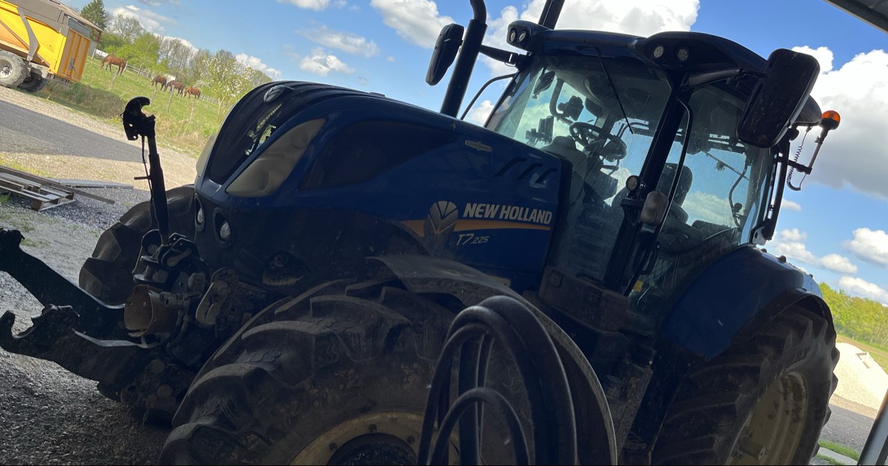 Traktor typu New Holland T7.225 AC    N°1, Gebrauchtmaschine v Brabant-le-Roi (Obrázek 2)