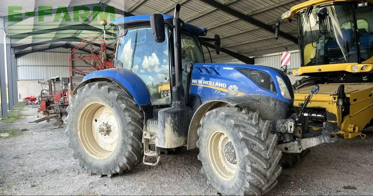 Traktor typu New Holland t7.225 ac n°1, Gebrauchtmaschine v CHAUVONCOURT (Obrázek 1)