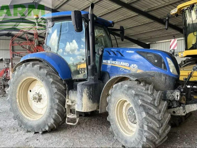 Traktor typu New Holland t7.225 ac n°1, Gebrauchtmaschine v CHAUVONCOURT