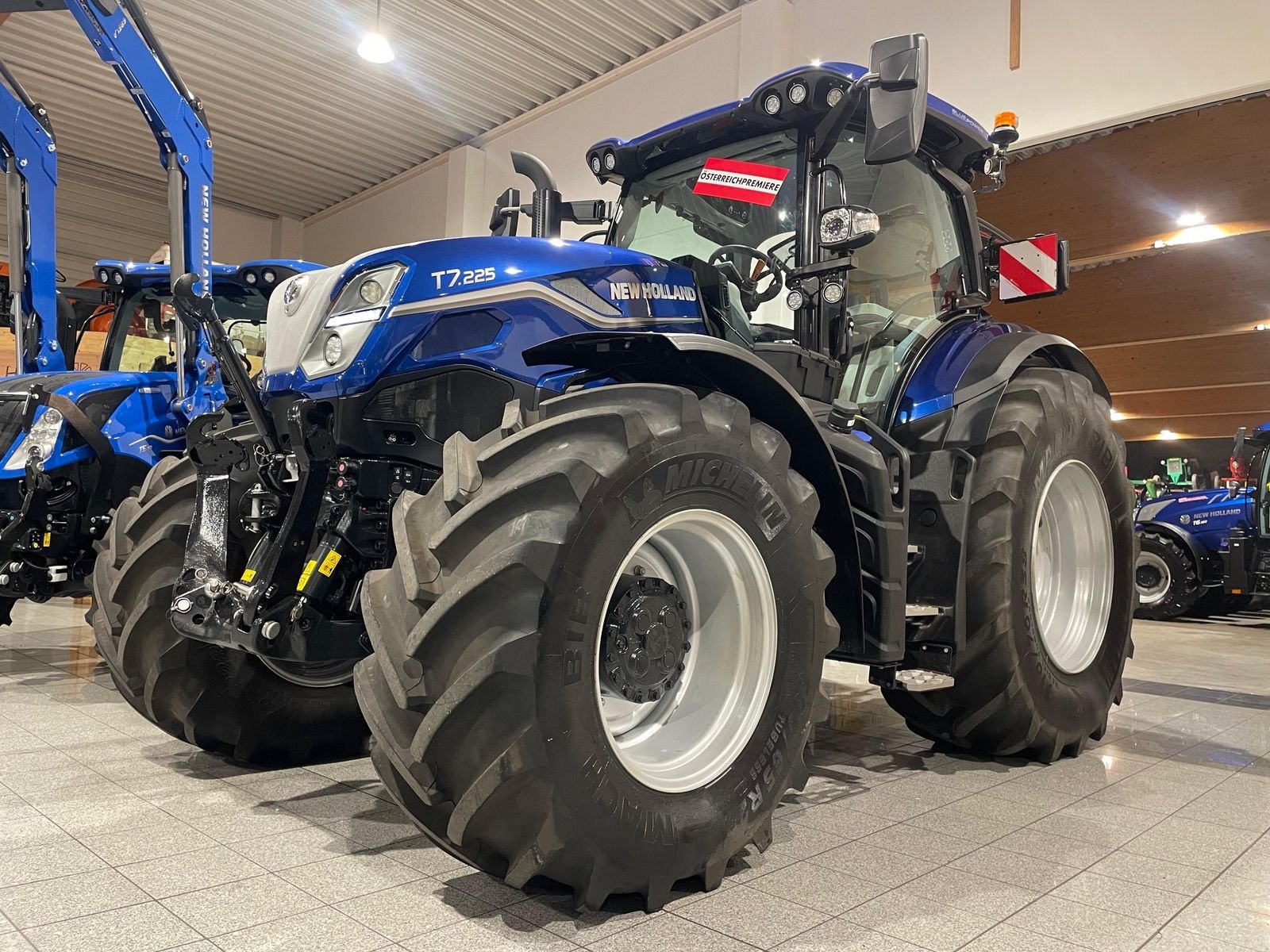Traktor za tip New Holland T7.225 AC NEW, Neumaschine u Burgkirchen (Slika 14)