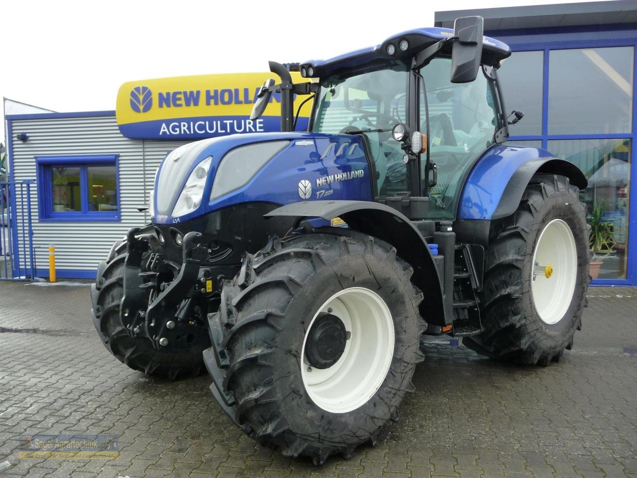Traktor типа New Holland T7.225 AC Stage V, Neumaschine в Rhaunen (Фотография 1)
