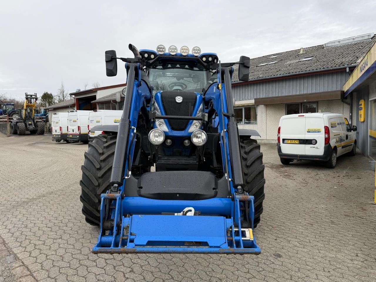 Traktor del tipo New Holland T7.225 AC, Gebrauchtmaschine In Middelfart (Immagine 4)