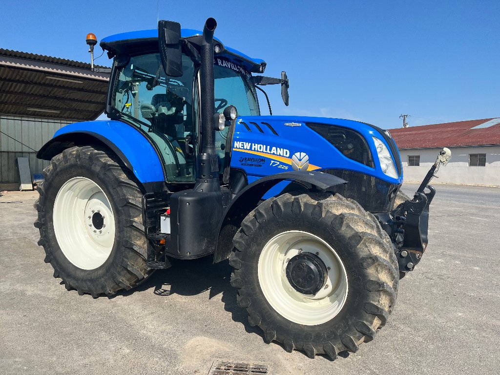 Traktor des Typs New Holland T7.225 AC, Gebrauchtmaschine in VERT TOULON (Bild 2)