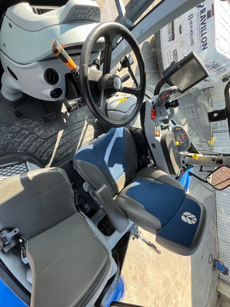 Traktor des Typs New Holland T7.225 AC, Gebrauchtmaschine in VERT TOULON (Bild 8)