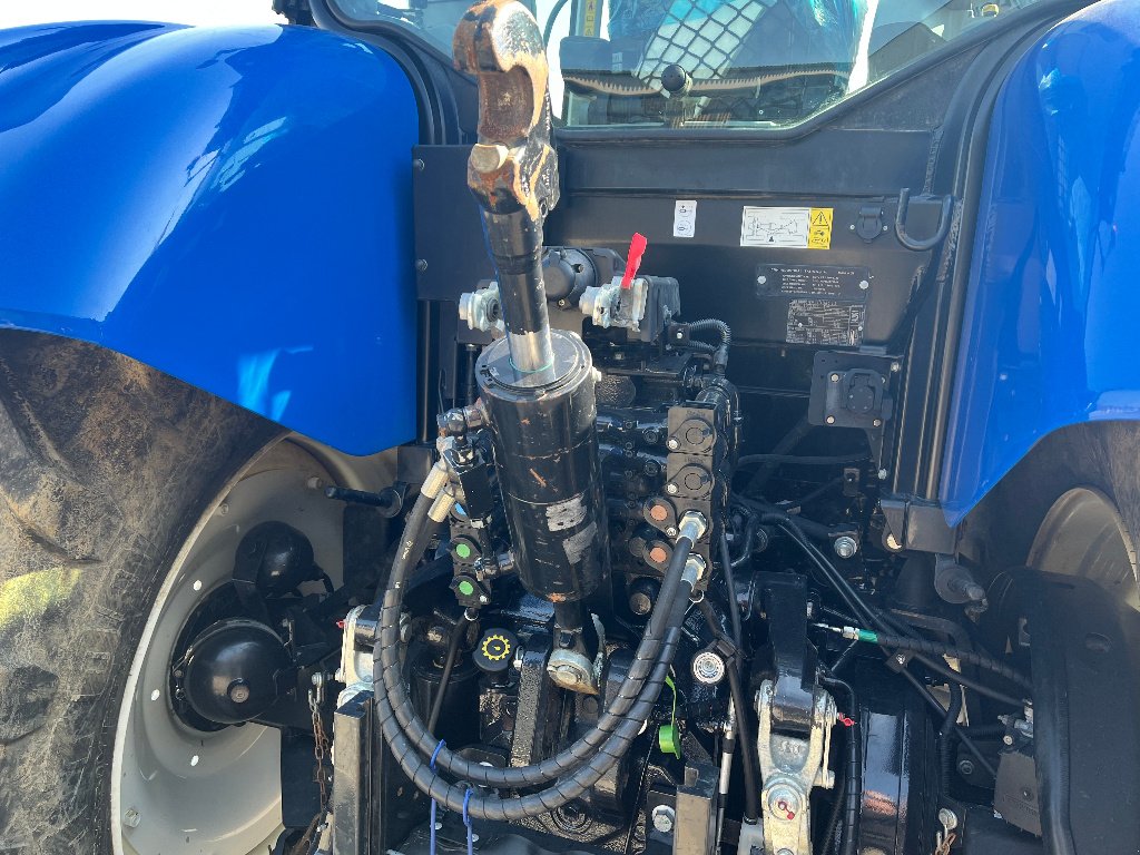 Traktor des Typs New Holland T7.225 AC, Gebrauchtmaschine in VERT TOULON (Bild 4)