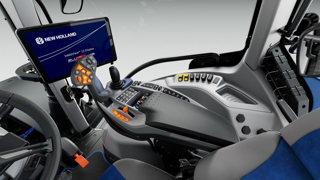 Traktor от тип New Holland T7.225 AC, Ausstellungsmaschine в Bertschikon (Снимка 5)