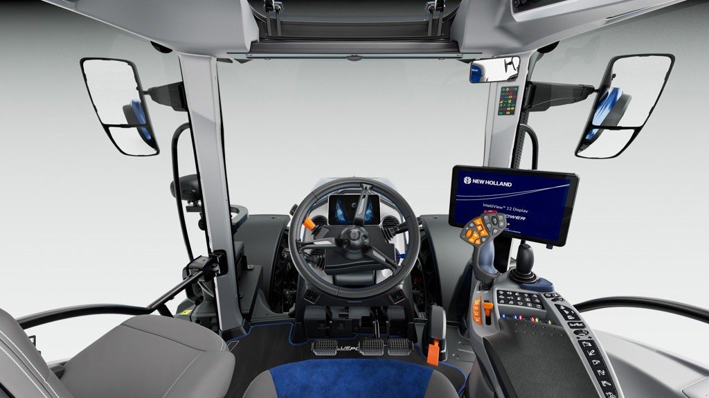 Traktor от тип New Holland T7.225 AC, Ausstellungsmaschine в Bertschikon (Снимка 7)