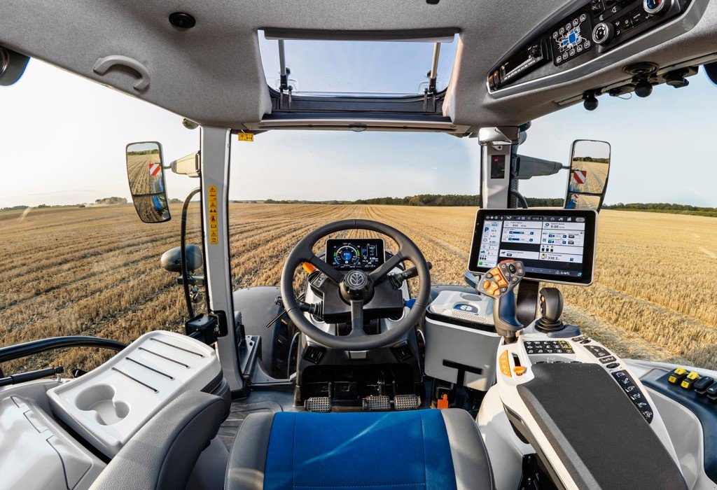 Traktor от тип New Holland T7.225 AC, Ausstellungsmaschine в Bertschikon (Снимка 4)