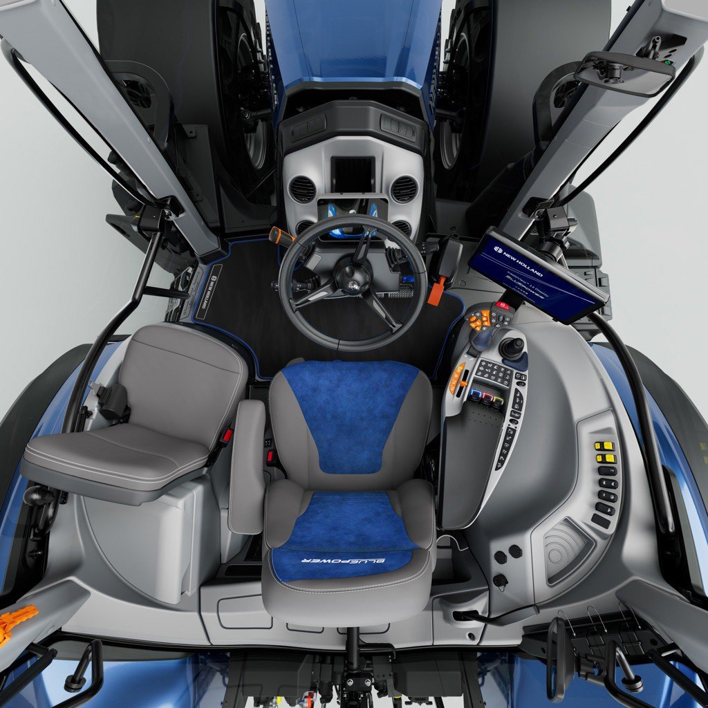 Traktor от тип New Holland T7.225 AC, Ausstellungsmaschine в Bertschikon (Снимка 6)