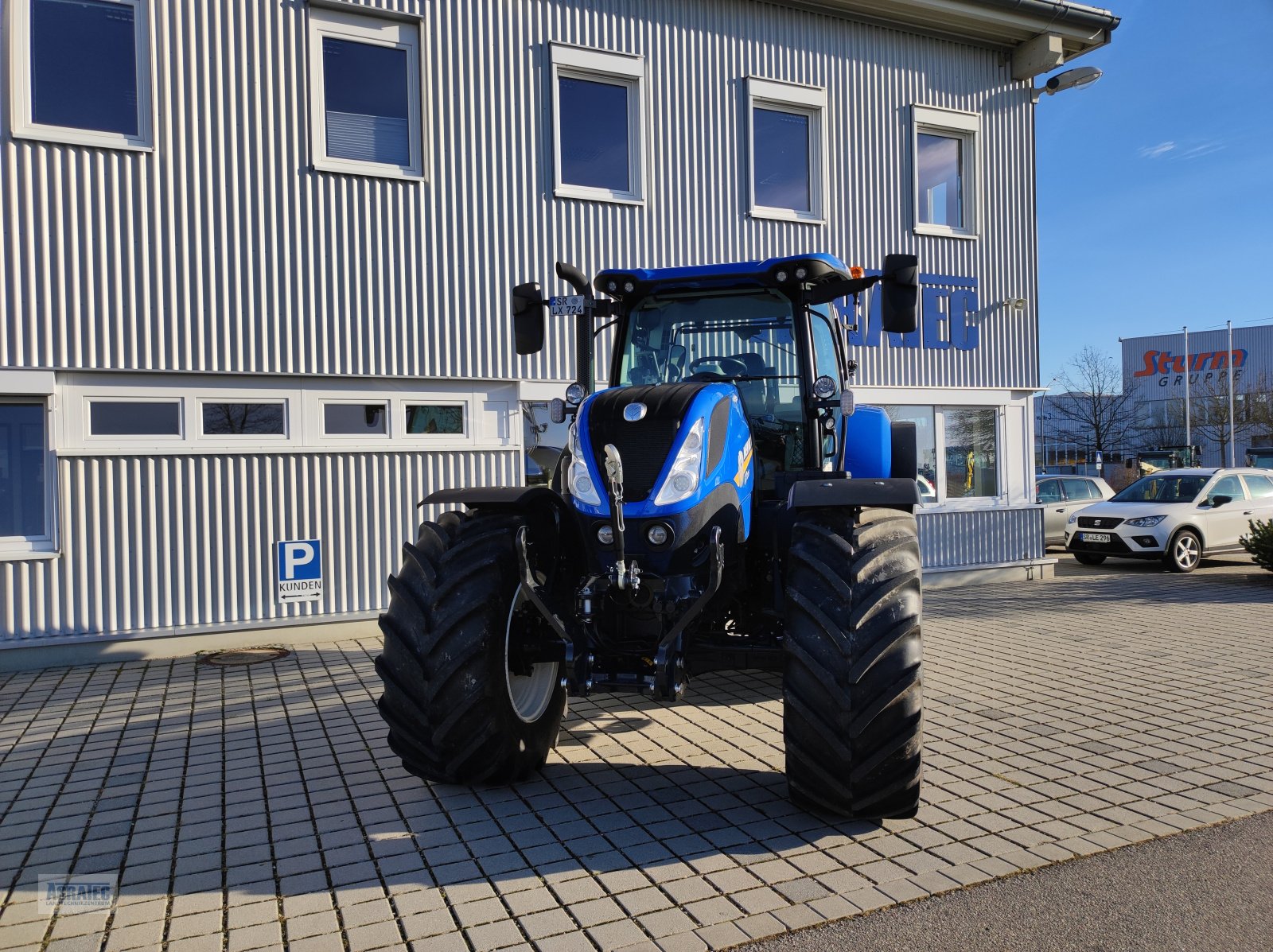 Traktor des Typs New Holland T7.225 AC, Gebrauchtmaschine in Salching bei Straubing (Bild 3)