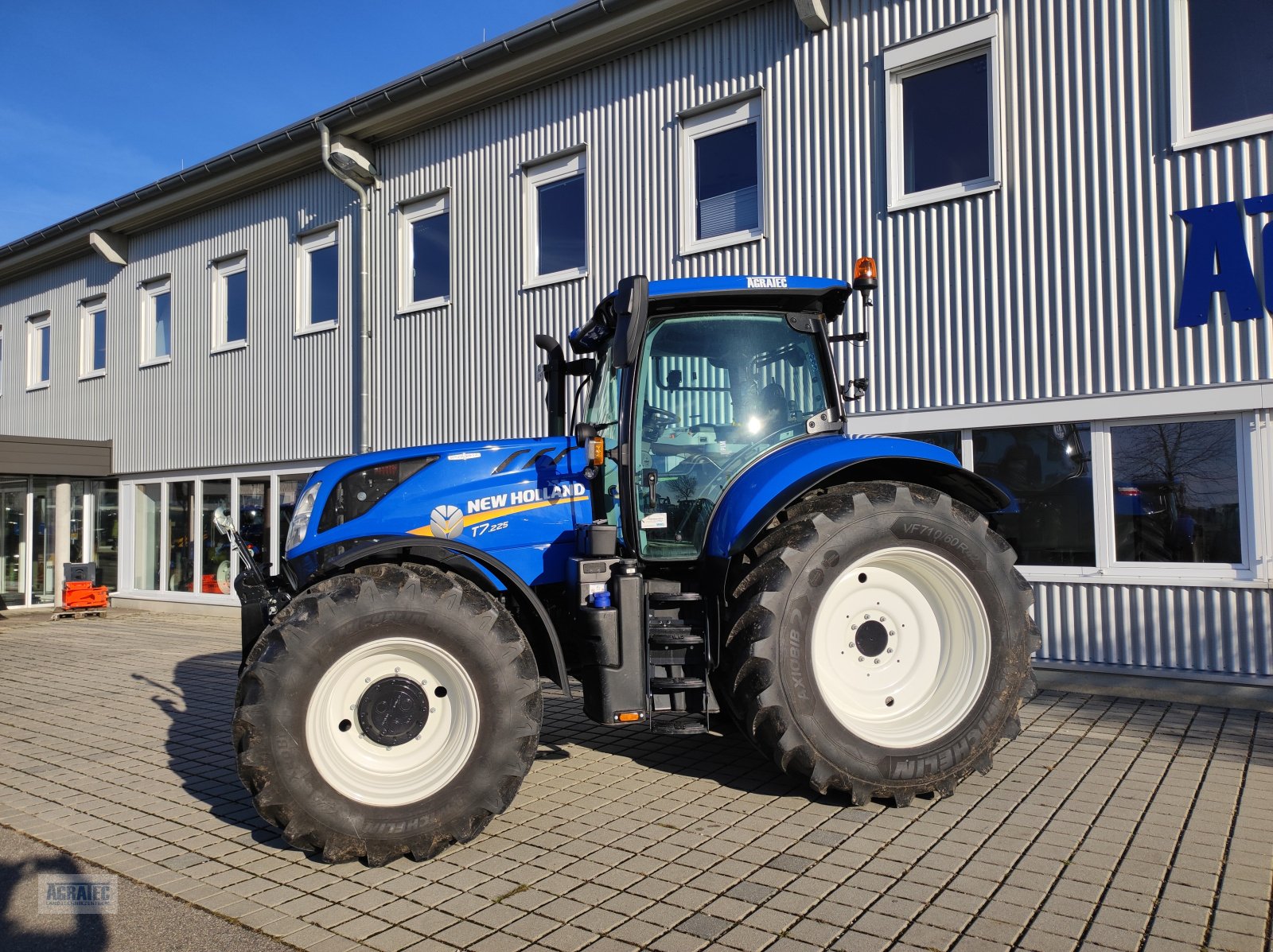 Traktor des Typs New Holland T7.225 AC, Gebrauchtmaschine in Salching bei Straubing (Bild 12)