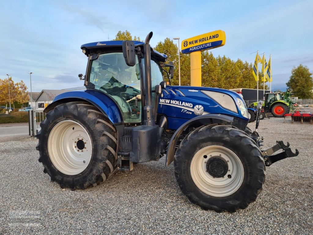 Traktor typu New Holland T7.225 AC, Gebrauchtmaschine v Lichtenau Stadtgebiet (Obrázek 2)