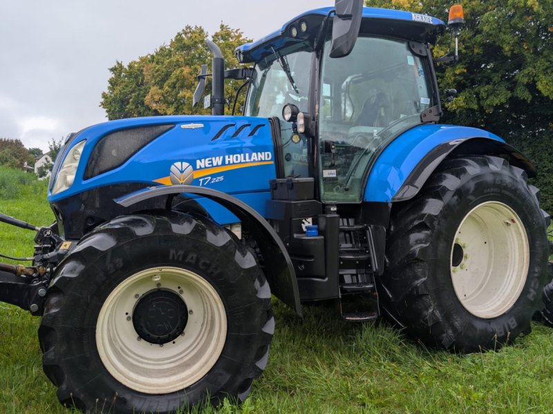 Traktor van het type New Holland T7.225 AC, Gebrauchtmaschine in Gerolsbach (Foto 1)