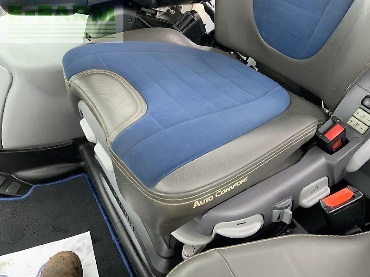 Traktor от тип New Holland t7.225 blue power tractor (st25102), Gebrauchtmaschine в SHAFTESBURY (Снимка 18)