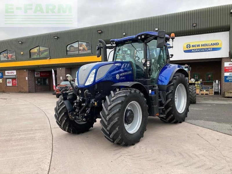 New Holland t7.225, Gebrauchtmaschine, Baujahr: 2021, Betriebsstunden / Hektar: 3029, Betriebsstunden: 3029 Stunden (Bild 1) Traktor des Typs New Holland t7.225, Gebrauchtmaschine in SHREWSBURRY (Bild 1)