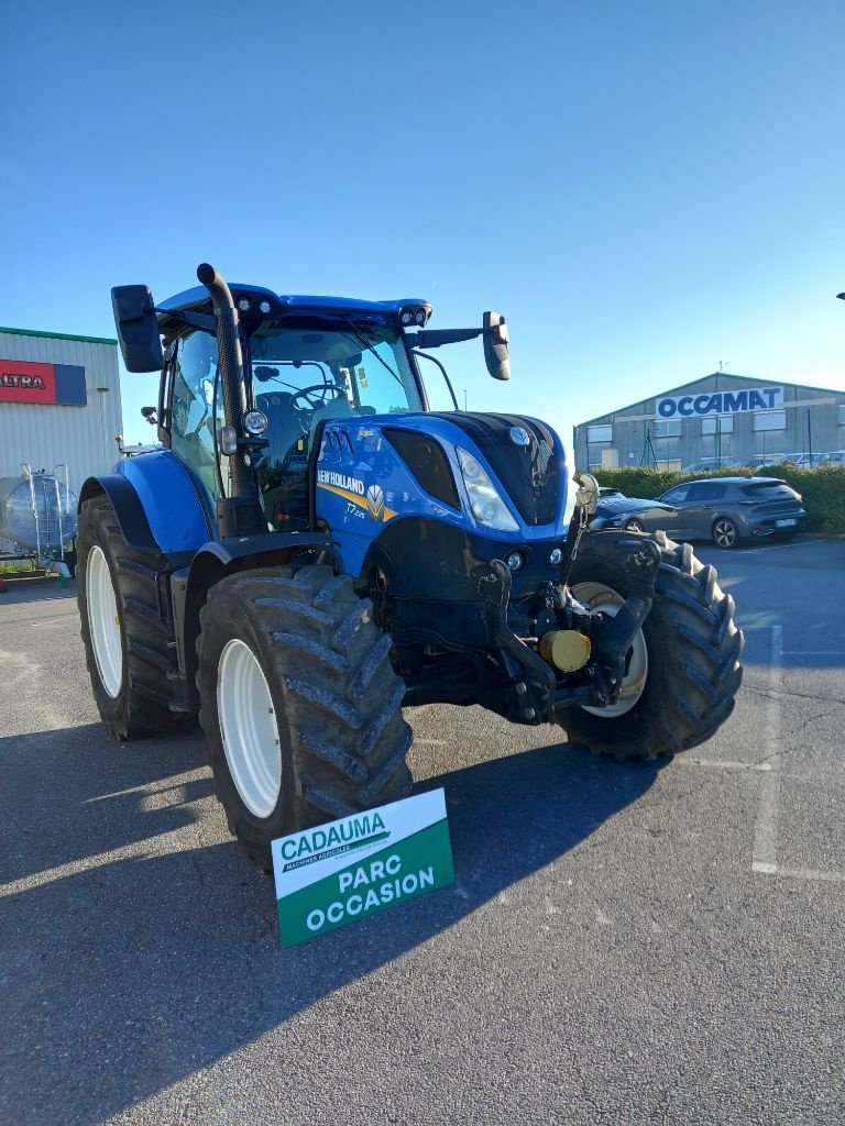Traktor del tipo New Holland T7.225, Gebrauchtmaschine en Calmont (Imagen 2)