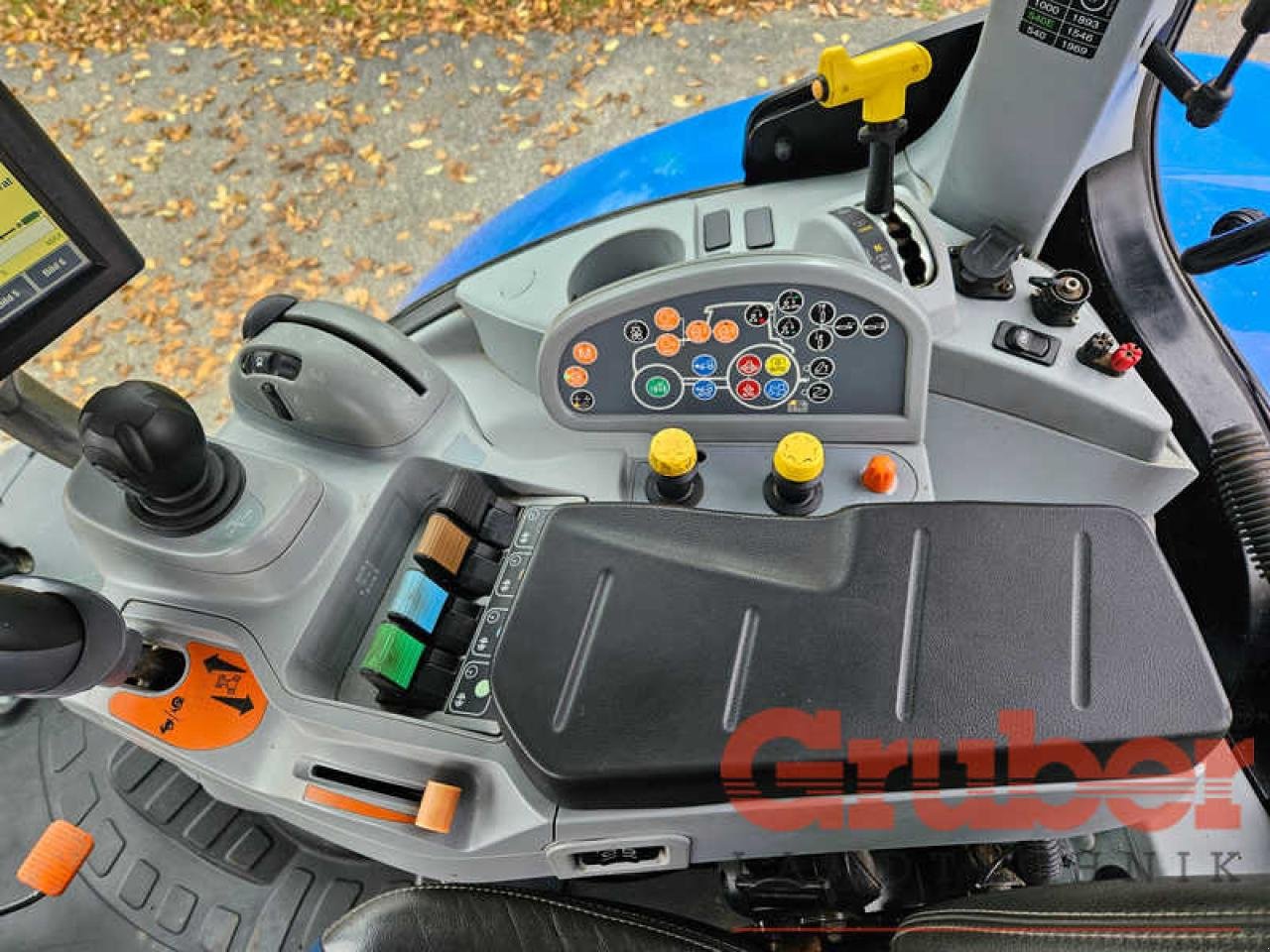 Traktor του τύπου New Holland T7.225AC MY15, Gebrauchtmaschine σε Ampfing (Φωτογραφία 12)