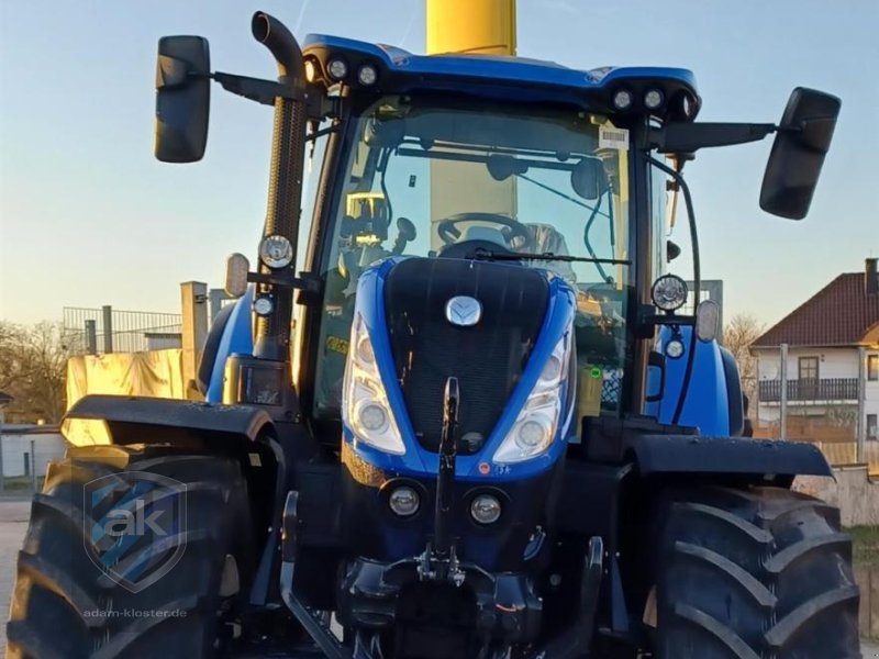 Traktor of the type New Holland T7.225AC, Neumaschine in Mörstadt (Picture 1)