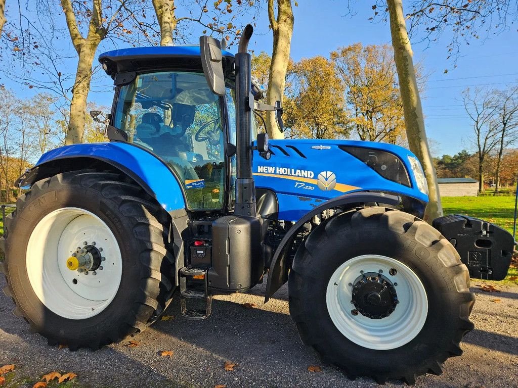 Traktor типа New Holland T7.230 AC Auto Command ( VERKOCHT/SOLD ), Gebrauchtmaschine в Bergen op Zoom (Фотография 4)