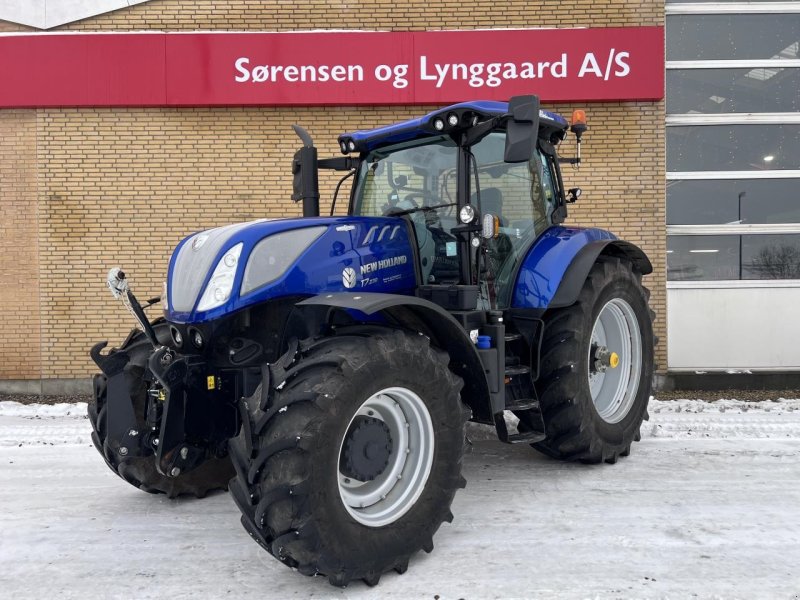 Traktor of the type New Holland T7.230 AC BLUE POWER, Gebrauchtmaschine in Viborg (Picture 1)