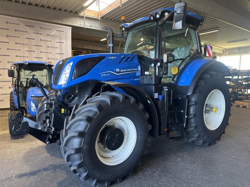 Traktor des Typs New Holland T7.230 AC STAGE V, Gebrauchtmaschine in Hadsten (Bild 1)