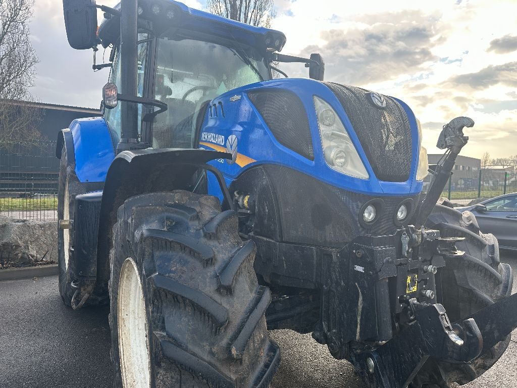 Traktor Türe ait New Holland T7.230 AC, Gebrauchtmaschine içinde MORHANGE (resim 4)