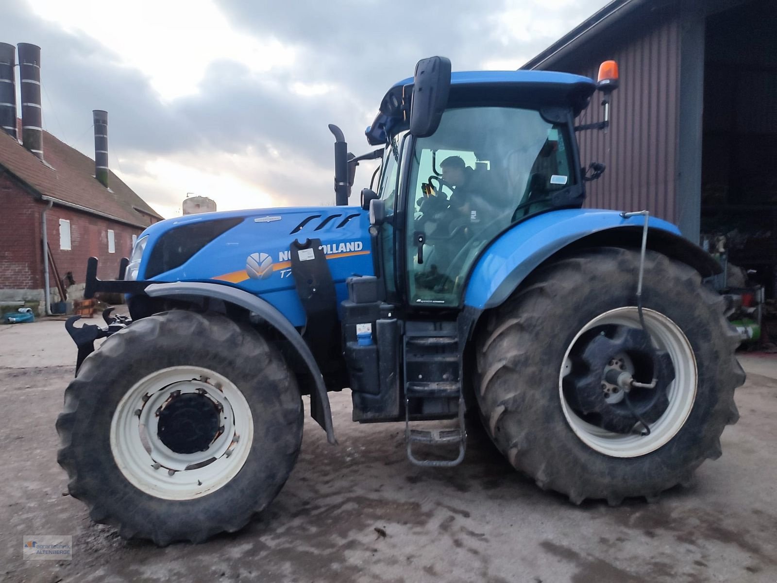 Traktor des Typs New Holland T7.230 AC, Gebrauchtmaschine in Altenberge (Bild 2)