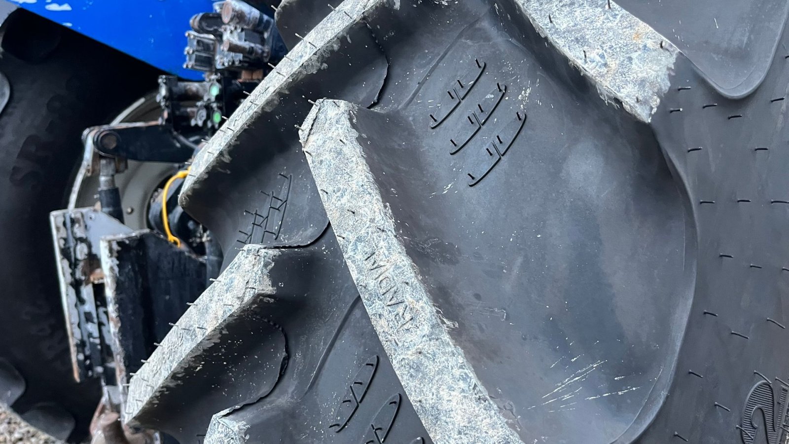 Traktor del tipo New Holland T7.230 Autocommand med frontlift og nye bagdæk er lige monteret på den., Gebrauchtmaschine In Lintrup (Immagine 11)