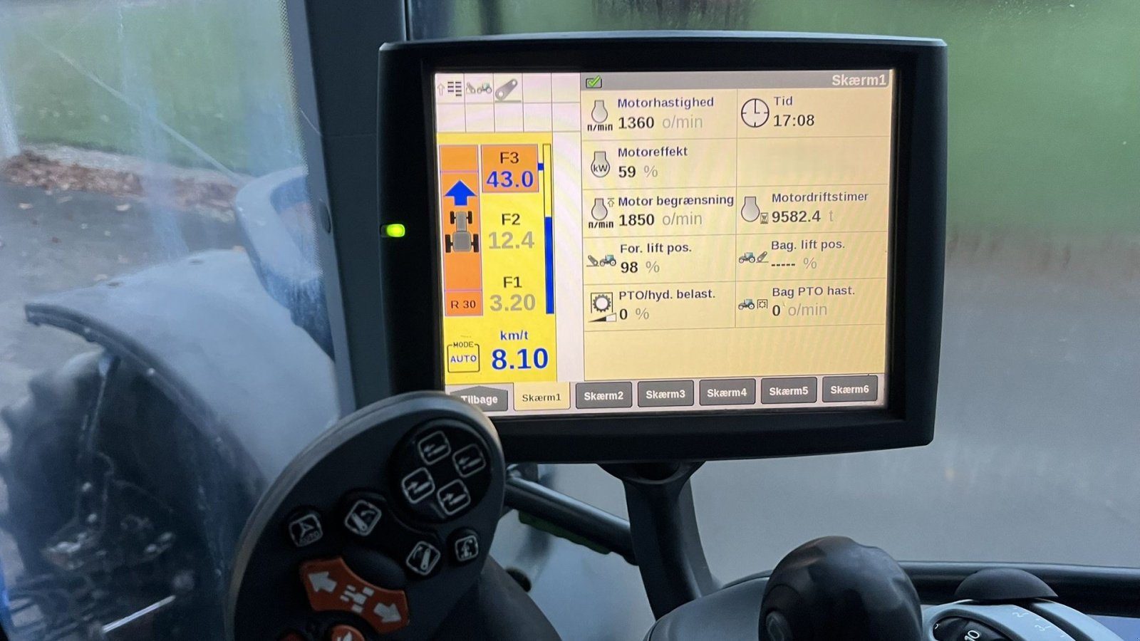 Traktor del tipo New Holland T7.230 Autocommand med frontlift og nye bagdæk er lige monteret på den., Gebrauchtmaschine In Lintrup (Immagine 7)