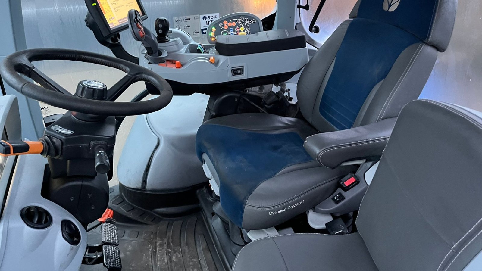 Traktor del tipo New Holland T7.230 Autocommand med frontlift og nye bagdæk er lige monteret på den., Gebrauchtmaschine In Lintrup (Immagine 19)