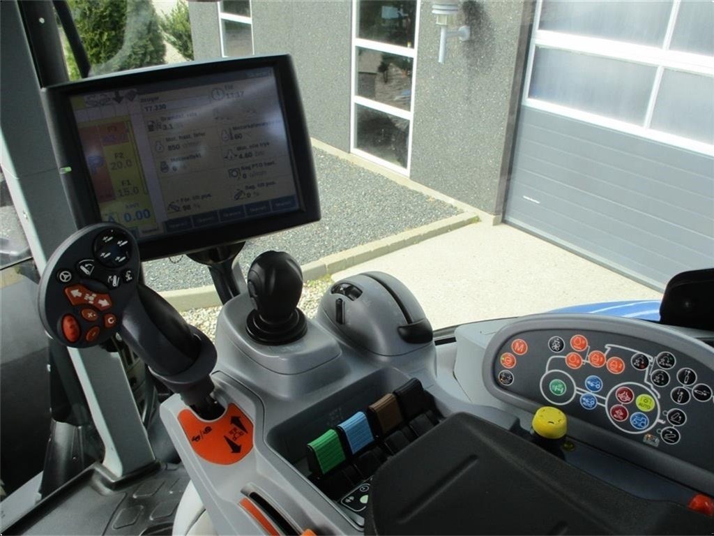 Traktor typu New Holland T7.230 AutoCommand, meget velholdt traktor, Gebrauchtmaschine v Lintrup (Obrázek 4)