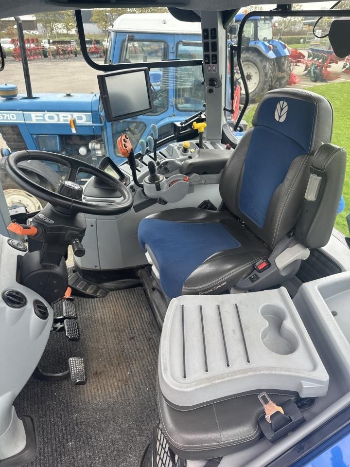 Traktor του τύπου New Holland T7.230 CLASSIC 4B, Gebrauchtmaschine σε Hadsten (Φωτογραφία 5)