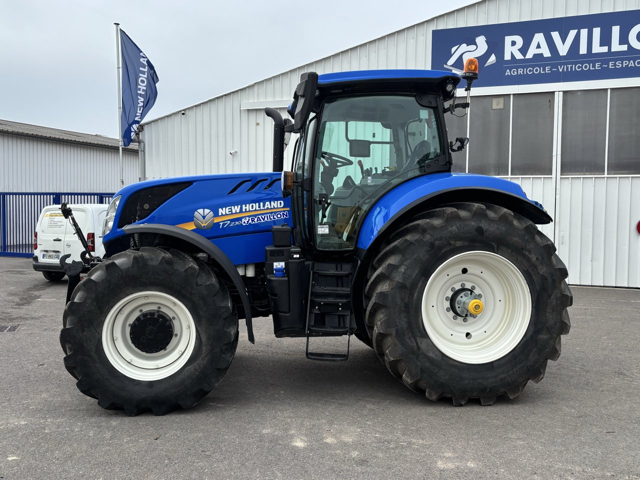 Traktor a típus New Holland T7.230 classique, Gebrauchtmaschine ekkor: VERT TOULON (Kép 3)