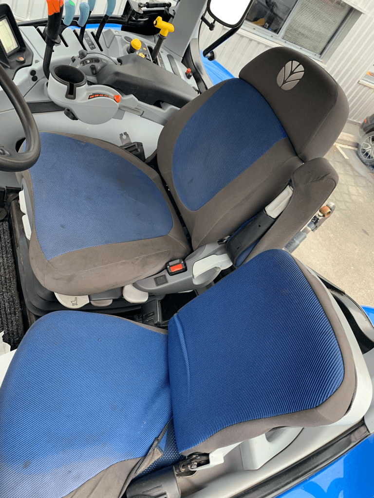 Traktor typu New Holland T7.230 PC S5, Gebrauchtmaschine w TREMEUR (Zdjęcie 9)