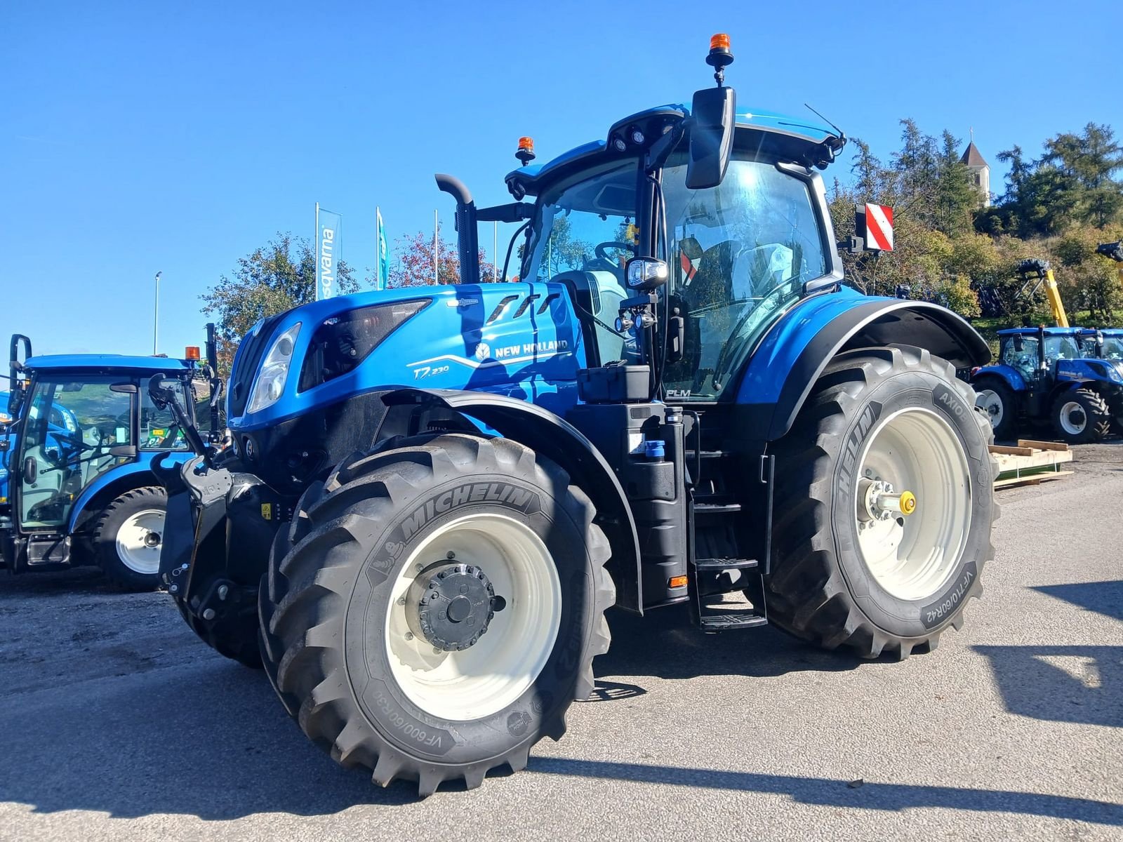 Traktor от тип New Holland T7.230 PLM Auto Command, Neumaschine в Obritzberg (Снимка 1)