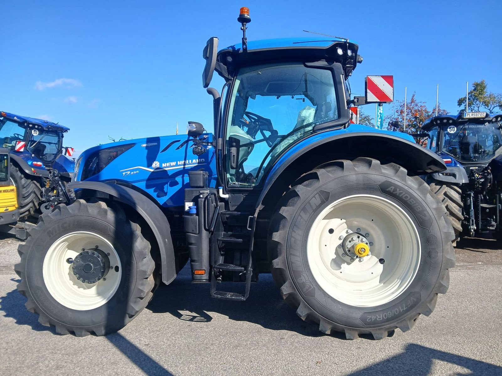 Traktor от тип New Holland T7.230 PLM Auto Command, Neumaschine в Obritzberg (Снимка 9)