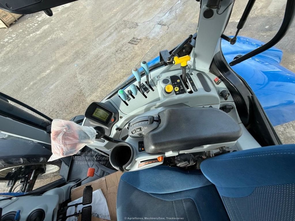 Traktor типа New Holland T7.230, Gebrauchtmaschine в FRESNAY LE COMTE (Фотография 9)