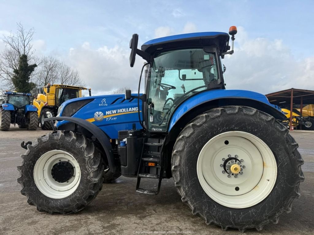 Traktor типа New Holland T7.230, Gebrauchtmaschine в FRESNAY LE COMTE (Фотография 4)