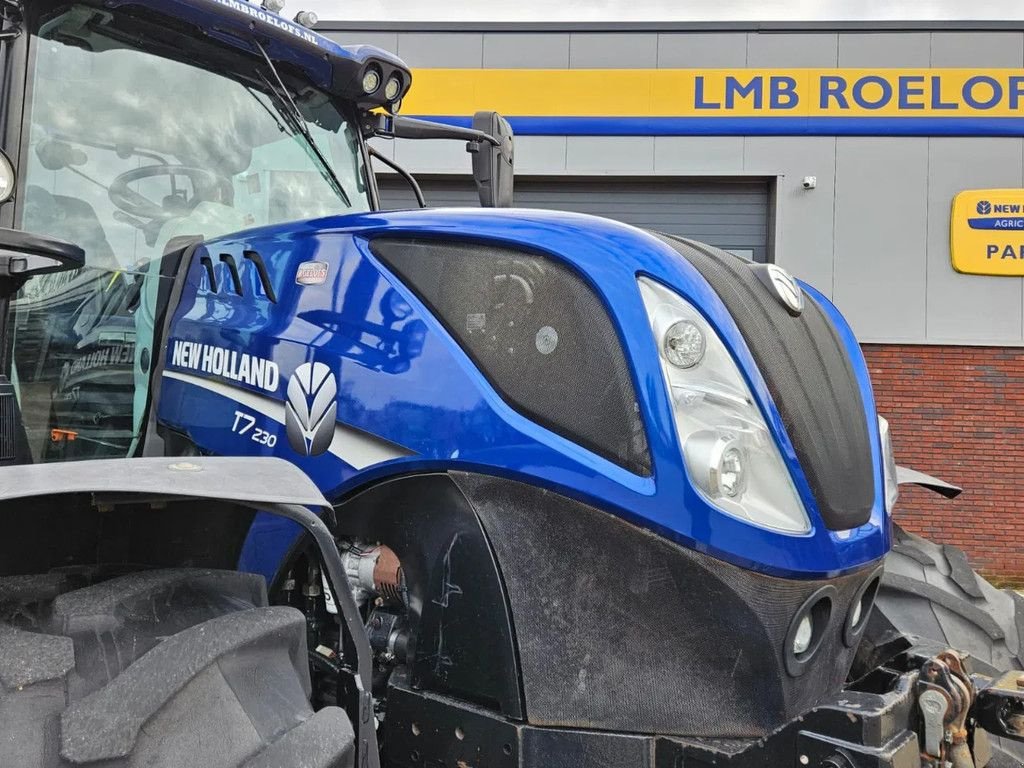 Traktor des Typs New Holland T7.230AC Autocommand, Gebrauchtmaschine in BENNEKOM (Bild 10)