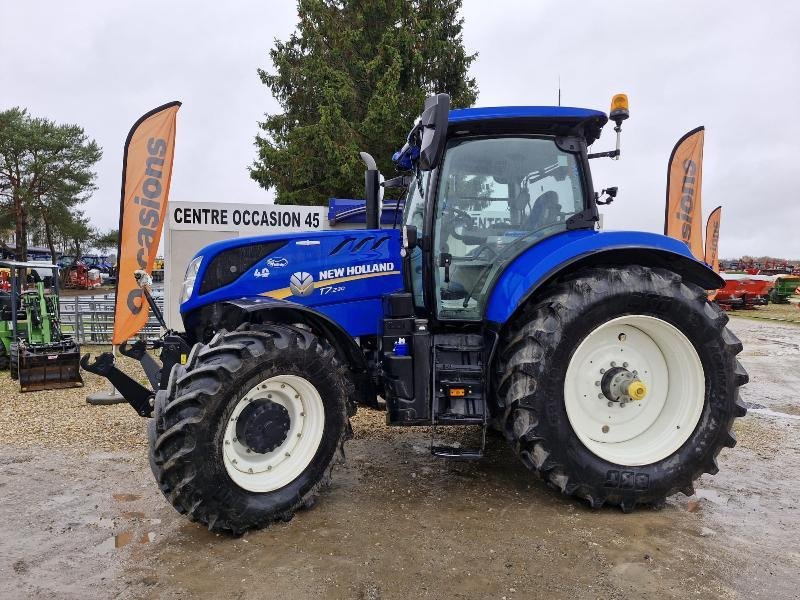 Traktor типа New Holland T7.230AC, Gebrauchtmaschine в BRAY en Val (Фотография 7)