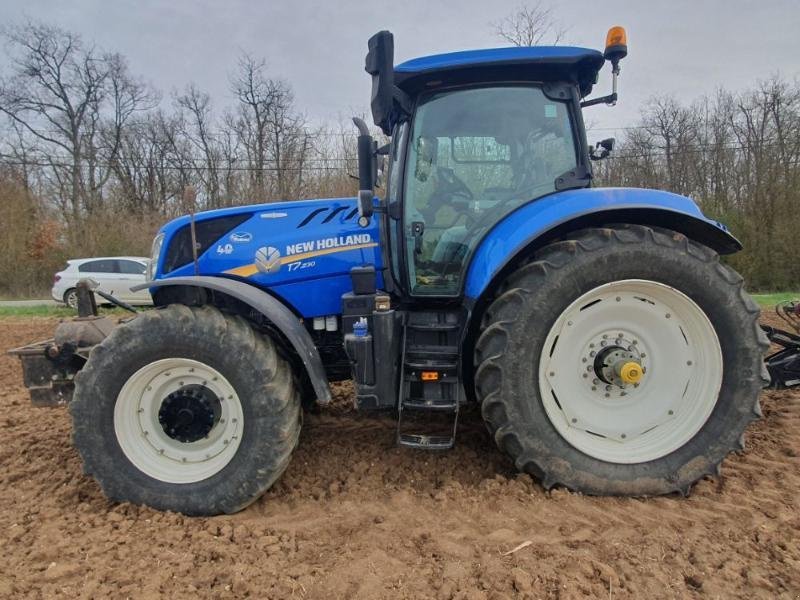 Traktor типа New Holland T7.230AC, Gebrauchtmaschine в BRAY en Val (Фотография 4)
