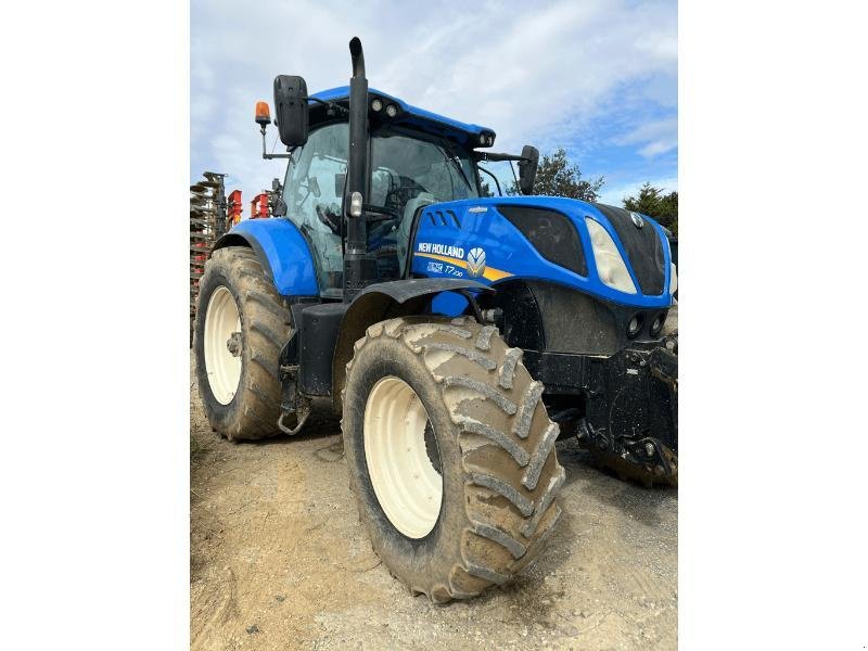 Traktor typu New Holland T7.230AC, Gebrauchtmaschine v CHATEAUBRIANT CEDEX (Obrázek 2)